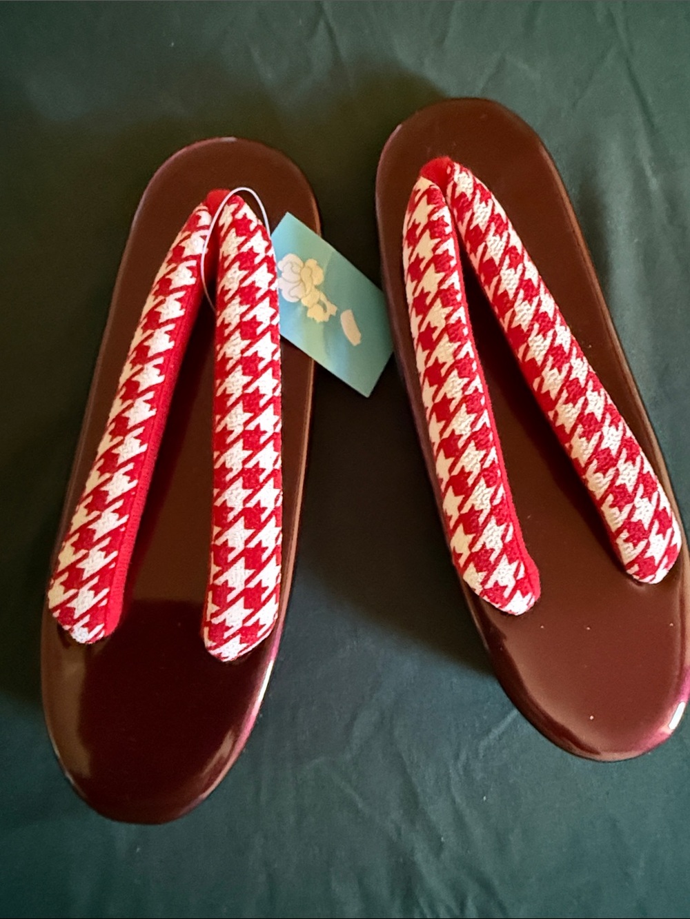 Traditional Women’s LawyerZori Sandals with Red Houndstooth Thong